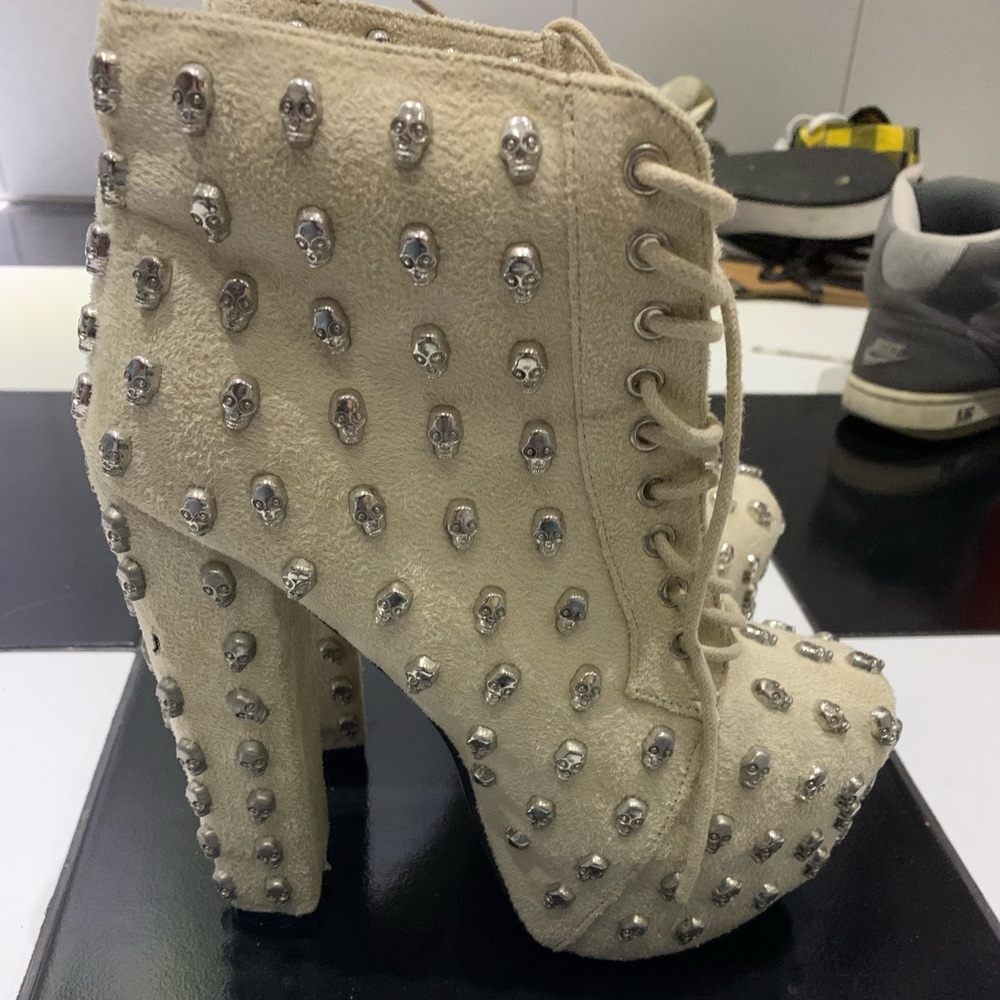 SKULL PLATFORM HEELS